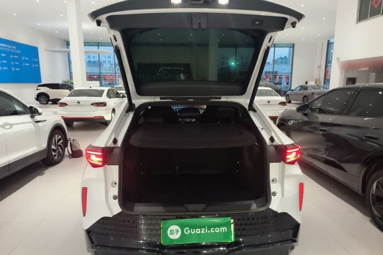 Used Volkswagen ID.UNYX 2024 Pro Long-Range Version Trunk