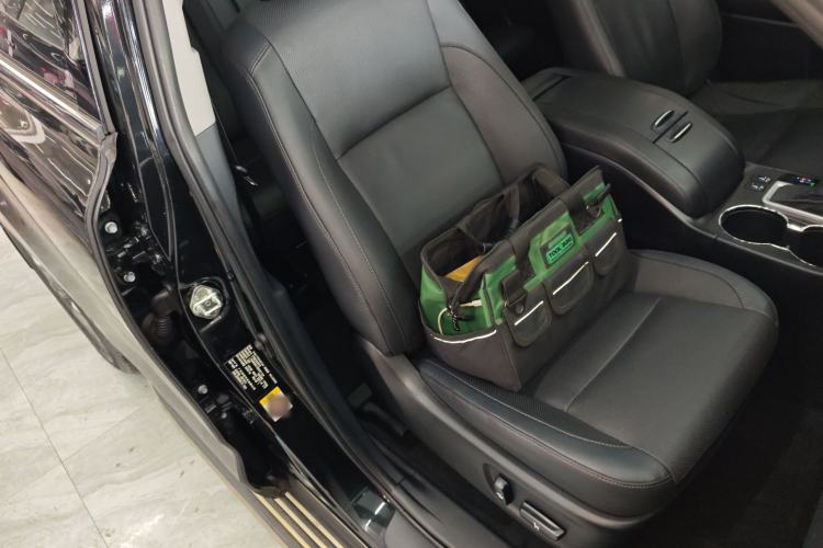 Used Toyota Highlander 2021 2.0T Two-Wheel Drive Luxury Edition 7 Seats
