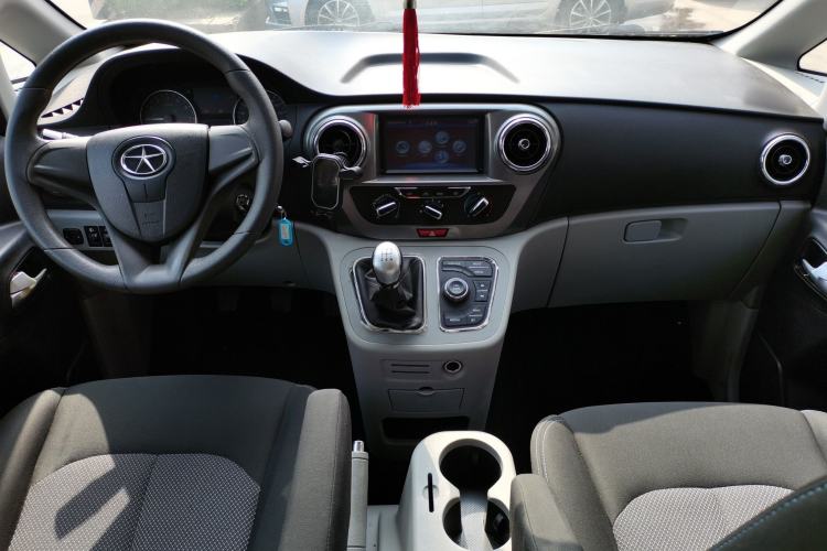 Used JAC Refine M3 2016 IKEA Edition 1.6L Luxury Smart Model Center Console