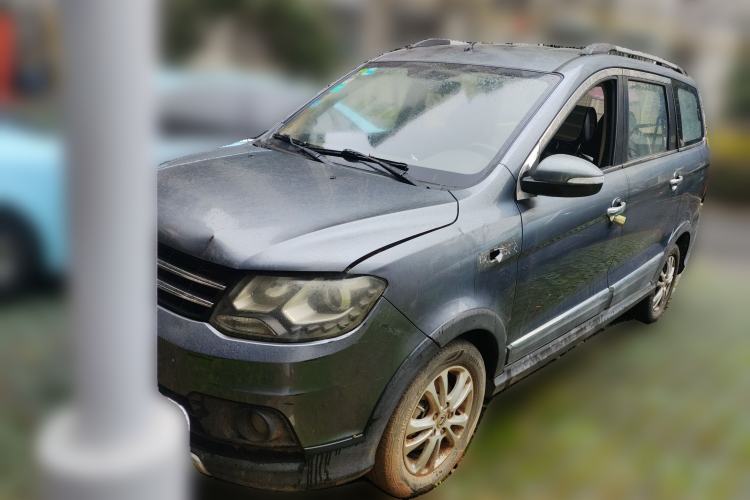 Used Dongfeng Fengon 360 2015 1.5L Manual Luxury 7-Seater China IV Standard