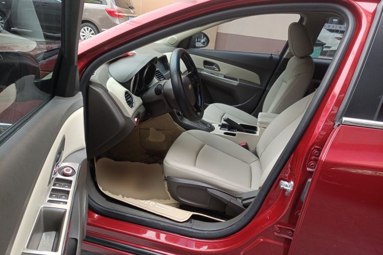 Used Chevrolet Cruze 2015 1.5L Classic SE AT Left Front Seat