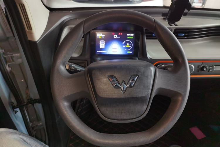 Used Wuling Hongguang MINIEV 2020 Enjoyment Model Lithium Iron Phosphate Steering Wheel