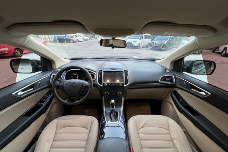 Used Ford Edge 2015 2.0T GTDi Two-Wheel-Drive Elite Edition Interior 7