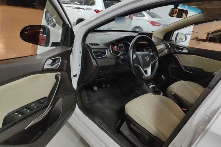 Used Baojun 310W 2017 1.5L Manual Comfort Version China VI Emission Standard