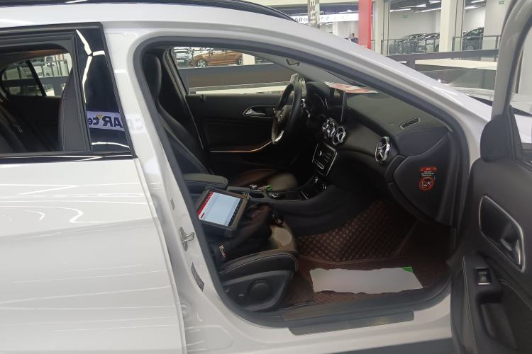 Used Mercedes-Benz GLA 2017 GLA 200 Fashion Model Right Front Seat