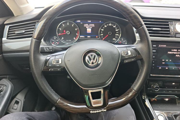 Used Volkswagen Phideon 2019 380TSI Two-Wheel Drive Business Edition China VI Standard
