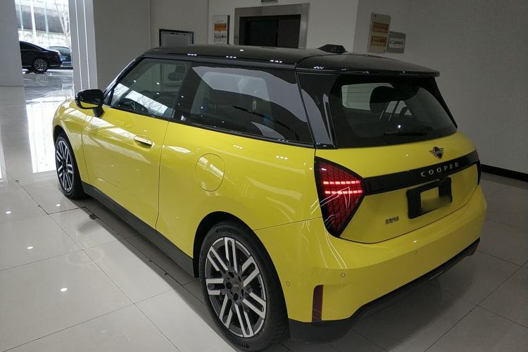 Used MINI Electric MINI COOPER 2024 456km COOPER E Classic Edition