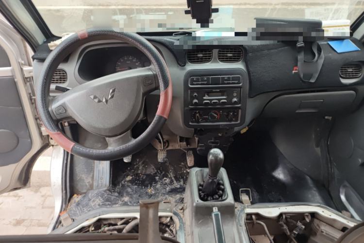 Used Wuling Zhiguang 2010 1.0L New Version Practical Short-Body L2Y
