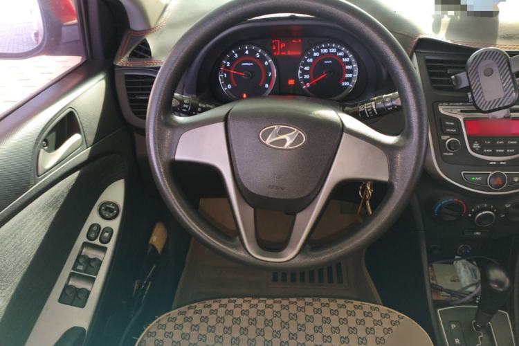 Used Hyundai Verna Ray 2014 1.4L Automatic GLX
