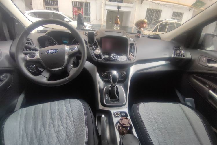 Used Ford Kuga 2016 ZhiXing Limited Edition 1.5L GTDi Two-Wheel Drive Fashion Model Center Console