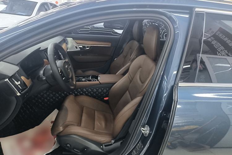 Used Volvo S90 New Energy 2023 T8 Plug-in Hybrid All-Wheel Drive Long-Range Zhiyi Luxury Edition
