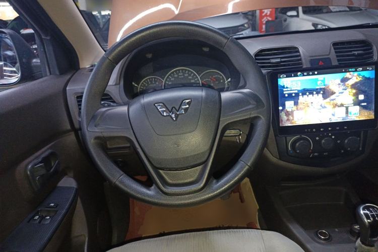 Used Wuling Hongguang 2015 1.5L S Base Model China IV Steering Wheel