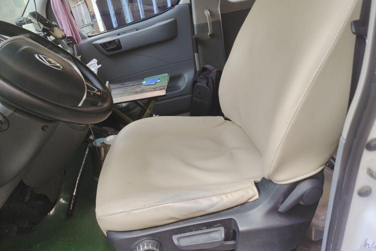 Used SAIC MAXUS Xintu V80 2021 2.0T PLUS Manual All-Around King Short Wheelbase Mid-Roof Variant—5/6/7/8/9-Seater
