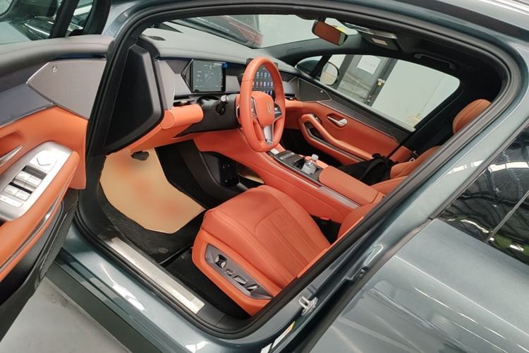 Used BYD Tang L 2025 DM 175KM Drone Player Edition