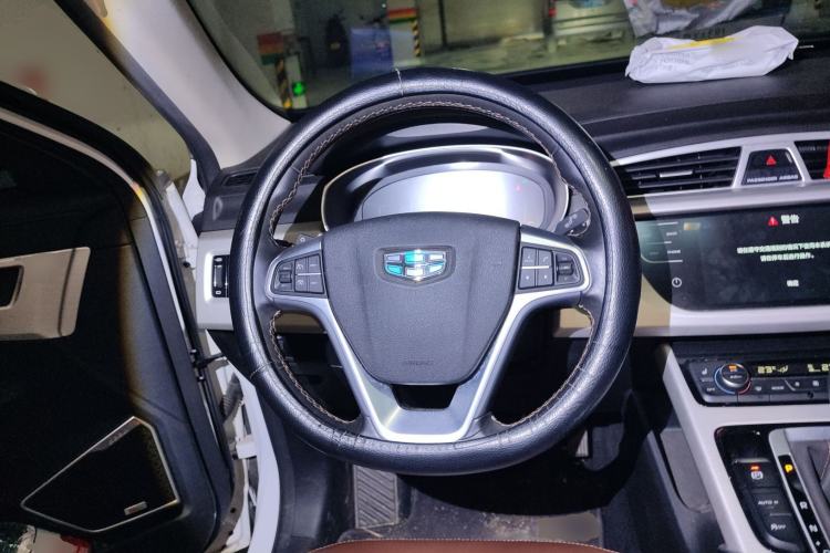 Used Geely Auto Emgrand X7 Sport 2018 1.8TD Automatic All-Wheel-Drive ZhiZun Model with 4G Connectivity Steering Wheel