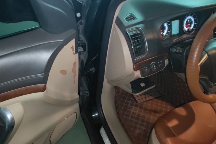 Used Roewe 950 2012 2.0L Comfort Edition Driver Seat