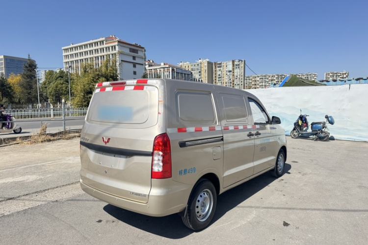 Used Wuling Hongguang V 2019 1.5L Jingqu Edition Sealed-Window Vehicle China VI LAR
