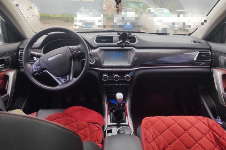 Used Haval H2 2017 Blue Label 1.5T Manual Two-Wheel Drive Luxury Model Center Console