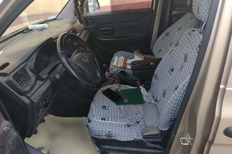 Used Wuling Hongguang V 2019 1.5L Jingqu Edition Sealed-Window Vehicle China VI LAR Left Front Seat