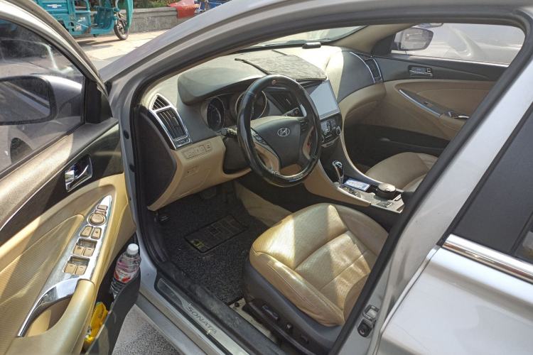 Used Hyundai Sonata 2011 2.0L Automatic Luxury Edition
