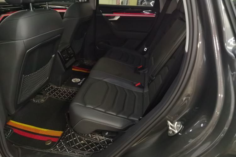 Used Volkswagen Touareg 2021 3.0 TSI Luxury Edition Black Diamond Sport Package Left Rear Seat