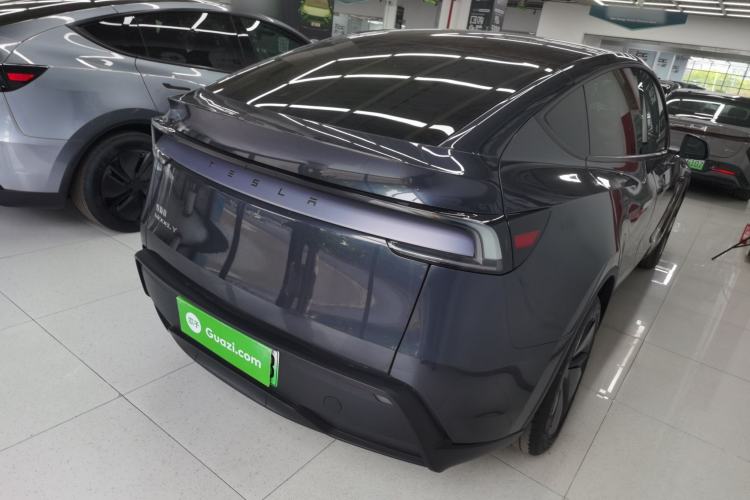 Used Tesla Model Y 2025 Rear-Wheel Drive First Edition Rear Right 45 Deg