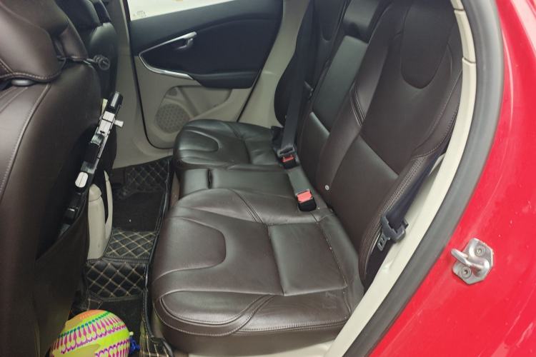 Used Volvo V40 2014 2.0T Zhiya Edition