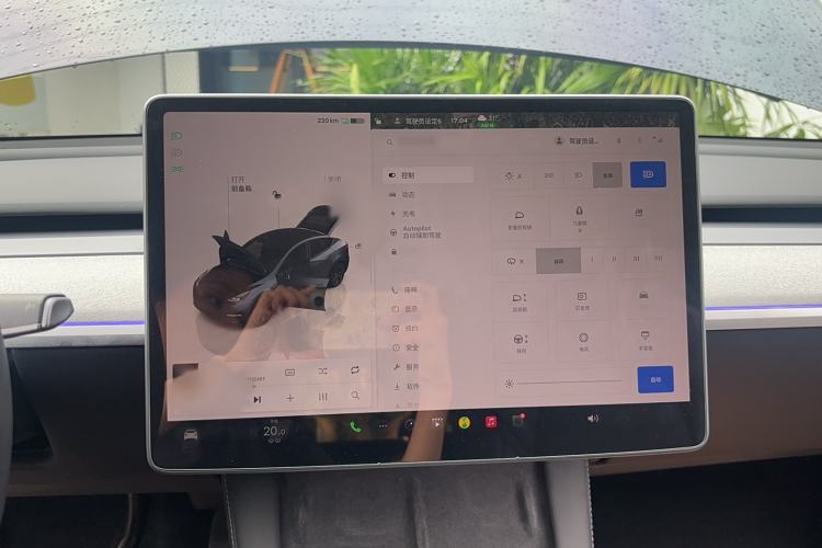 Used Tesla Model Y 2024 Long-Range All-Wheel-Drive Version
