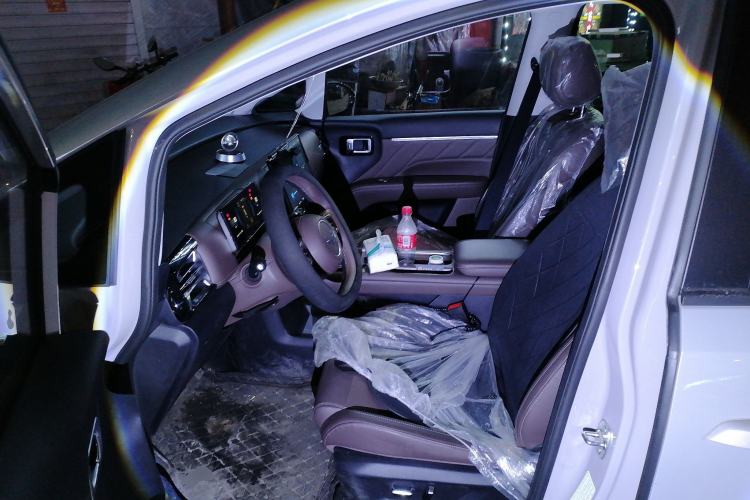 Used Wuling Wuling Starlight 730 2025 Model Plug-in Hybrid 125km Luxury Edition
