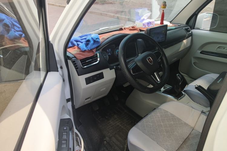 Used Jinbei Hiace X30 2024 1.5L Wealthy-Style Passenger Van 5/6/7 Seater with Front-Mounted Air Conditioning Driver Seat