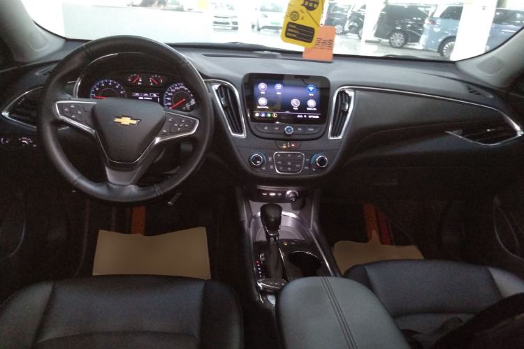 Used Chevrolet Malibu XL 2022 535T Automatic Sport Edition Center Console