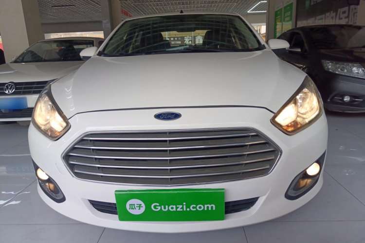Used Ford Escort 2015 1.5L Automatic Fashion Model