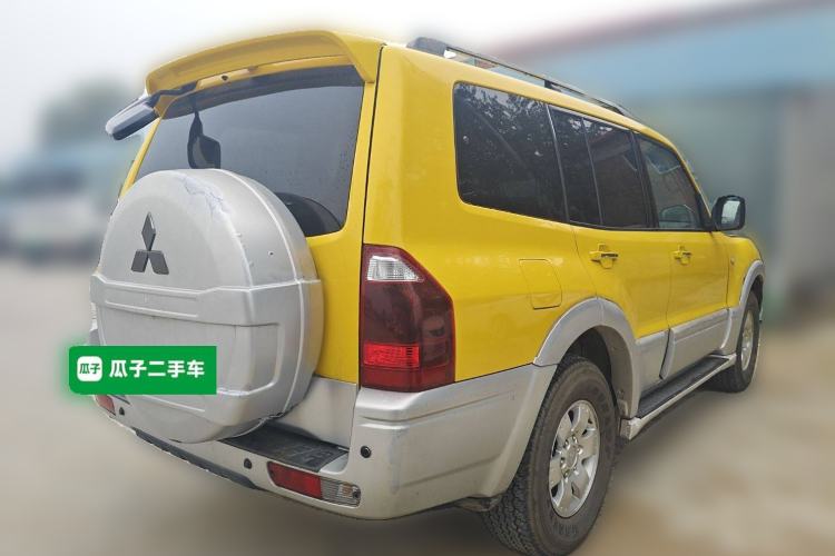 Used Mitsubishi Pajero 2006 3.0L AT GLX Rear Right 45 Deg