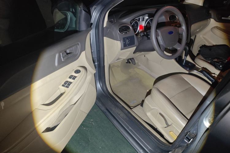 Used Ford Focus 2011 Sedan 1.8L Automatic Fashion Edition
