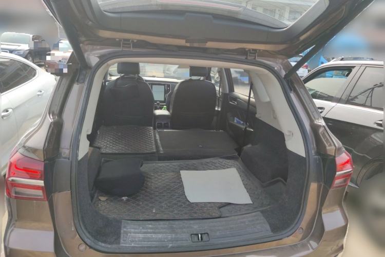 Used Roewe RX5 2018 20T Two-Wheel Drive Automatic Internet Smart Edition
