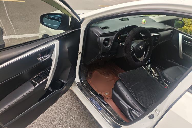 Used Toyota Levin 2017 Revised Dual-Engine 1.8H GS E-CVT Elite Sunroof Version China V Standard Driver Seat