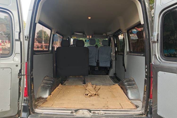 Used SAIC MAXUS Xintu V80 2019 2.5T Classic AMT Aoyuntong Facelifted Short-Wheelbase Mid-Roof 5/6-Seater Trunk