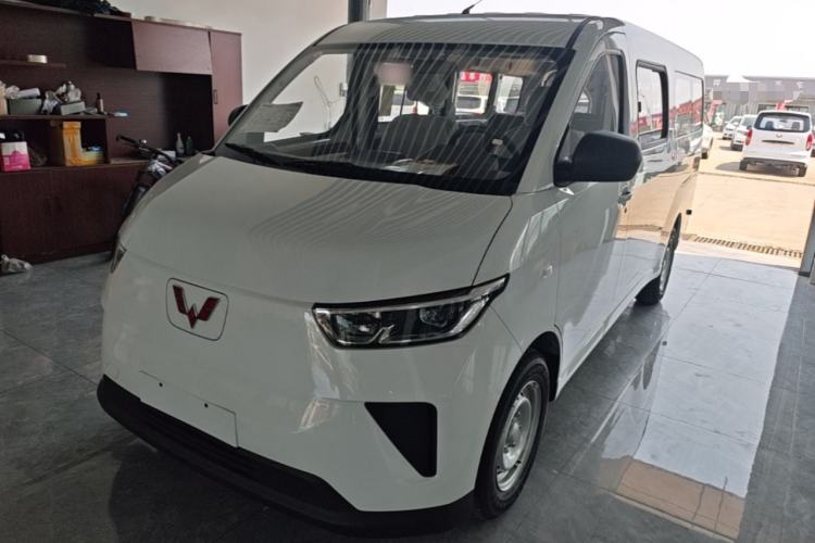 Used Wuling Yangguang 2026 Model, 440km Bus Comfort Edition, 6 Seats
