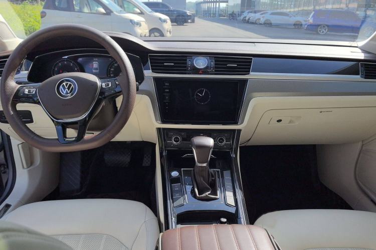 Used Volkswagen Phideon 2021 380TSI Luxury Edition
