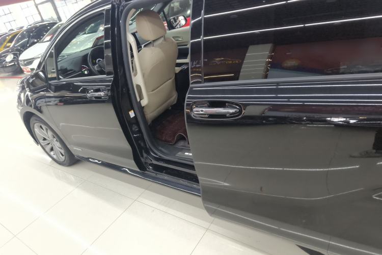 Used Toyota Sienna 2023 2.5L Hybrid Deluxe Edition