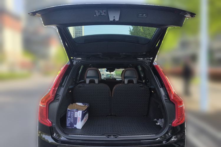 Used Volvo XC90 2021 B5 SmartDrive Luxury Edition 7 Seats Trunk