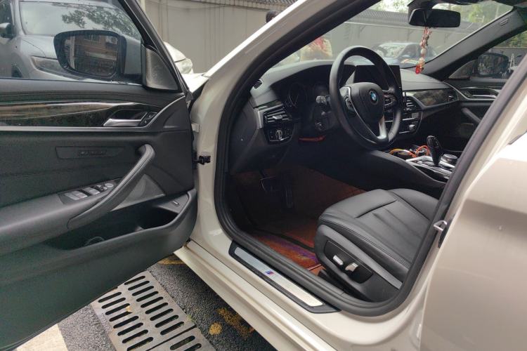 Used BMW 5 Series 2018 525Li M Sport Package Driver Seat