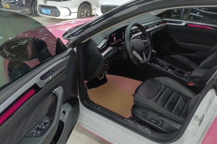 Used Volkswagen FAW-Volkswagen CC 2023 380TSI Striking Edition Interior 3