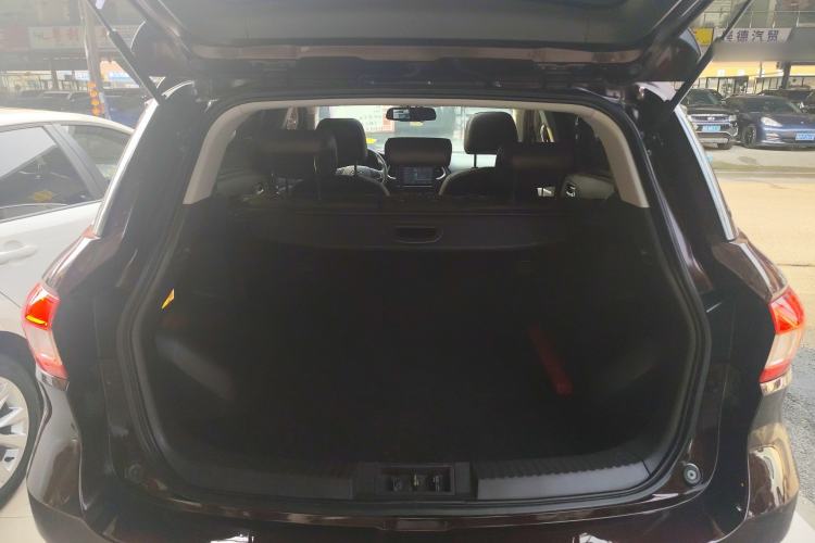 Used GAC Trumpchi GS4 2017 235T Automatic Two-Wheel Drive Elite Edition Trunk