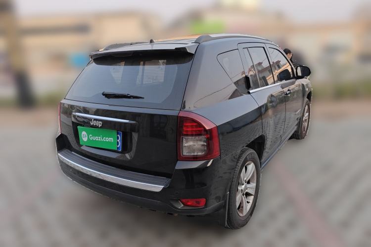 Used Jeep Compass 2013 2.0L two-wheel drive sport version
