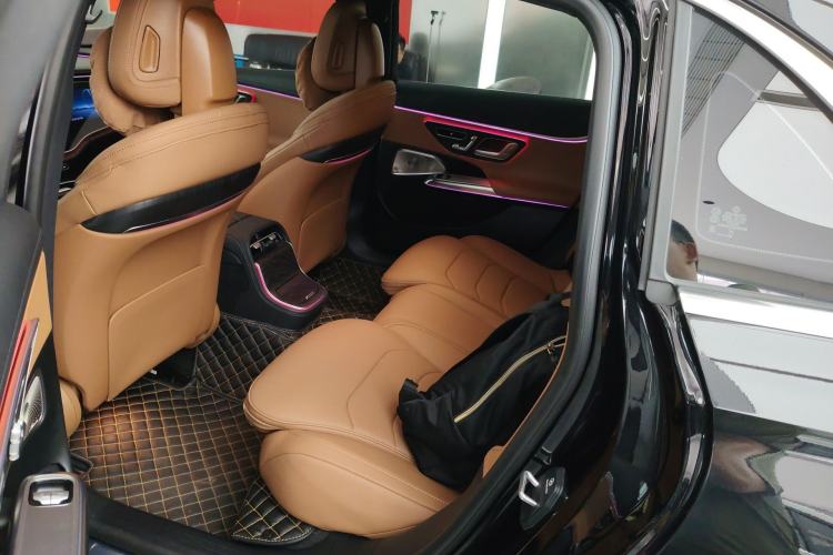 Used Mercedes-Benz E-Class 2025 Facelift E 300 L Luxury Sport Edition Left Rear Seat