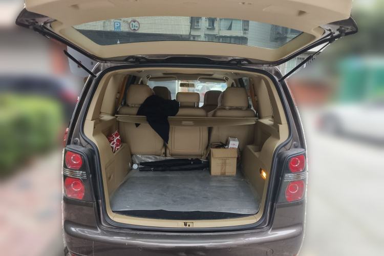 Used Volkswagen Touran 2011 1.4T Manual Zhiya Edition 5 Seats Trunk