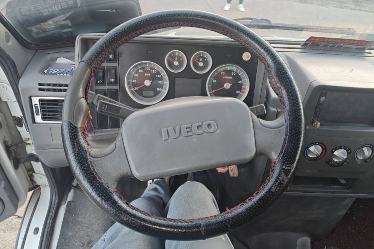 Used Iveco Daily 2014 2.5T-A35 NJ6484ACM47Z4
