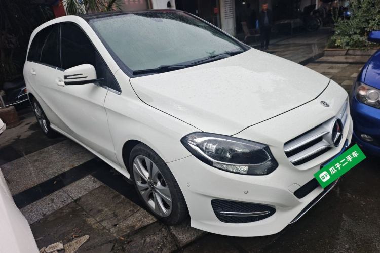 Used Mercedes-Benz B-Class 2017 B 200 Sport Edition Front Right 45 Deg