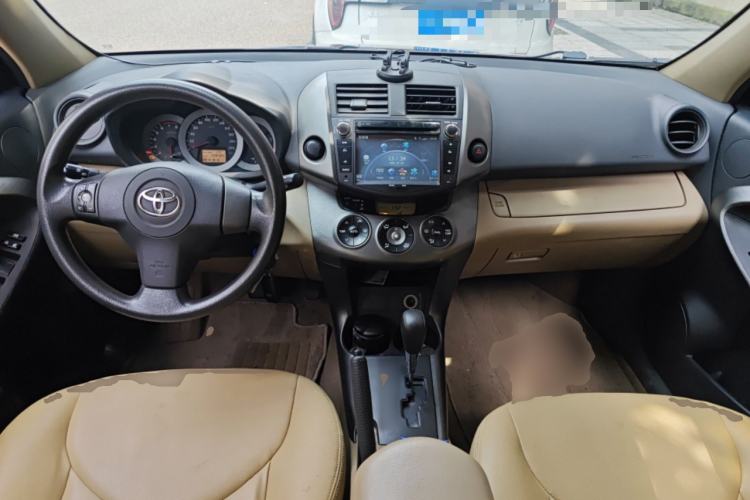 Used Toyota RAV4 2011 2.0L Automatic Classic Edition Center Console